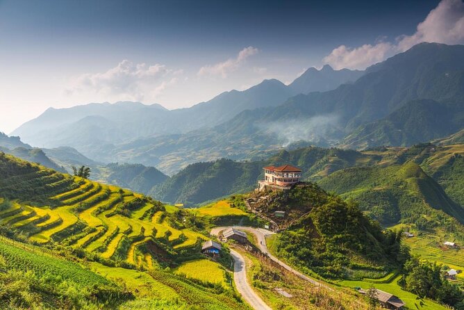 1-day Authentik trek & Panorama valley views - Hmong villages, homes, and textile-making
