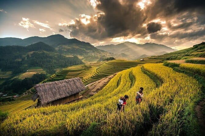 1 Day Sapa Tour Explore Y Linh Ho And Lao Chai And Ta Van Village - Y Linh Ho and the first rice terrace views