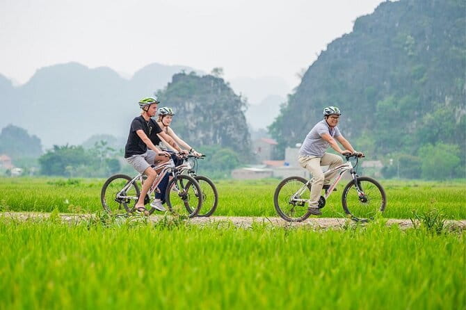 10-Day Vietnam Itinerary | Discover Vietnam’s top attractions - Days 2 and 3: Lan Ha Bay by boat
