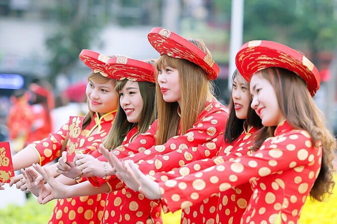 11-Day Itinerary through Vietnam: From North to South | Top 1 - Days 3 and 4: Cruising Halong Bay and Lan Ha Bay