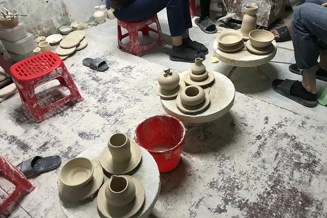 2.5 hours Ceramics Painting Workshop In Hanoi Old Quarter - Choosing a piece and planning your design