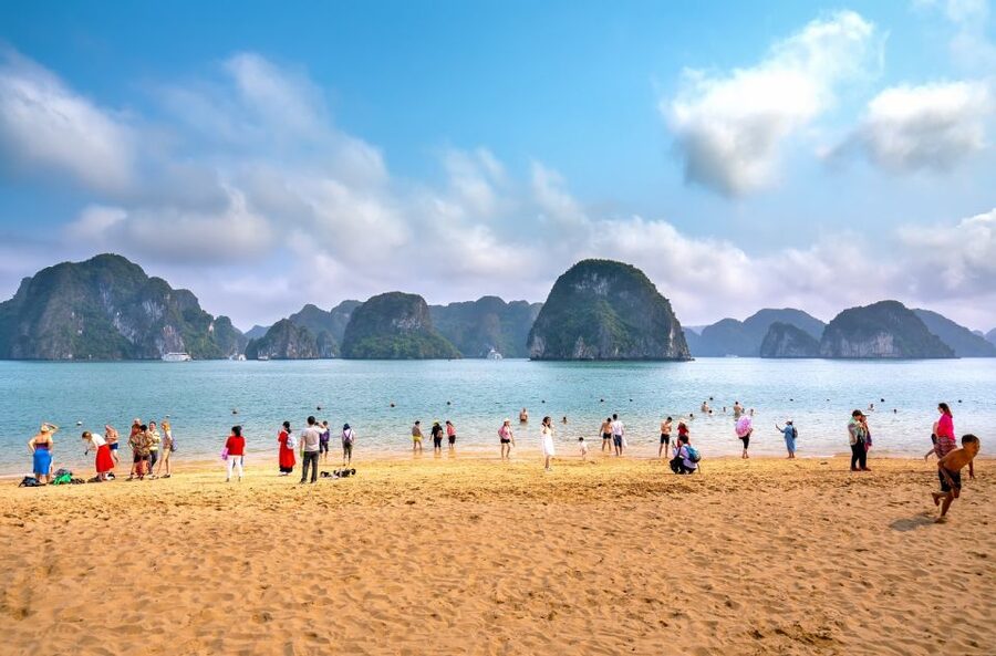 2-Day Ha Noi - Ninh Binh - Ha Long Bay Highlights Tour - A buffet lunch with local dishes