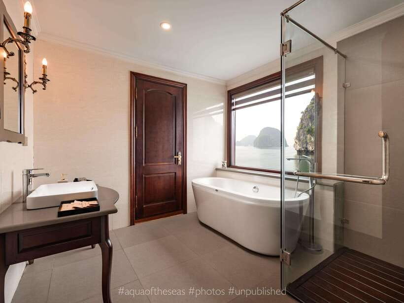 2-Day: Halong Lan Ha Bay 5 Stars Cruises w/Balcony & Bathtub - Why this cruise works for a short Ha Long Bay stay