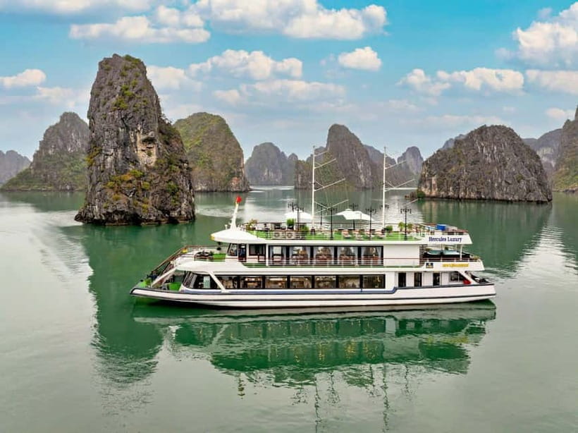 2-Day: Hanoi - Ninh Binh - Halong Bay Luxury Cruise - Rice fields, bicycles, and a generous Ninh Binh lunch