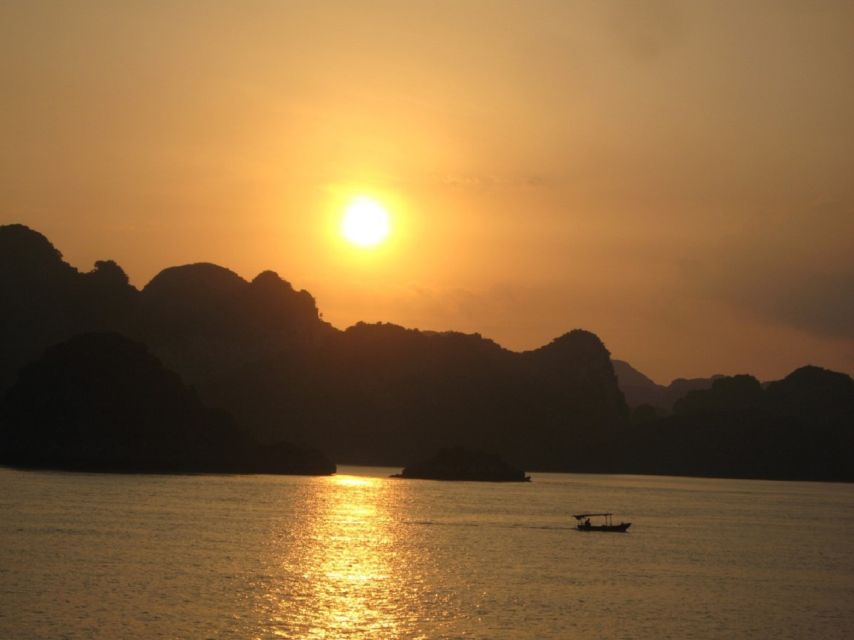 2-Day: Hanoi - Ninh Binh - Halong Bay Luxury Cruise - Trang An is the quiet centerpiece of day one