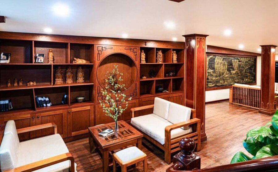 2-Day On 5 Star Cruise Halong Bay with Meals and Kayaking - Lunch with limestone islands outside the window