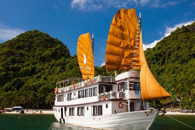 2-Days, 1-Night Halong Bay Discovery Cruise from Hanoi - Key points at a glance