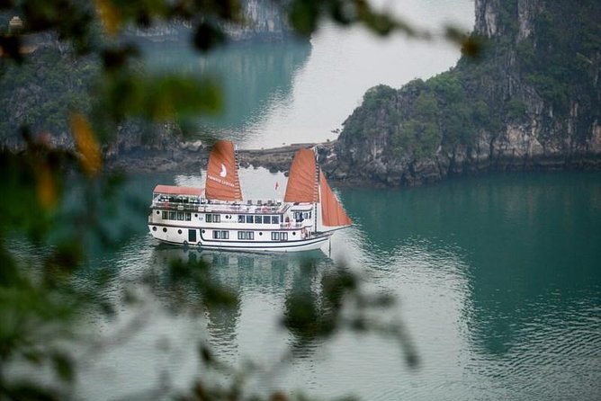 2-Days, 1-Night Halong Bay Discovery Cruise from Hanoi - Why one night makes such a difference