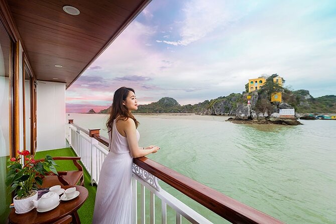 2-Days, 1-Night Halong Bay Discovery Cruise from Hanoi - Day two: early breakfast and Surprising Cave