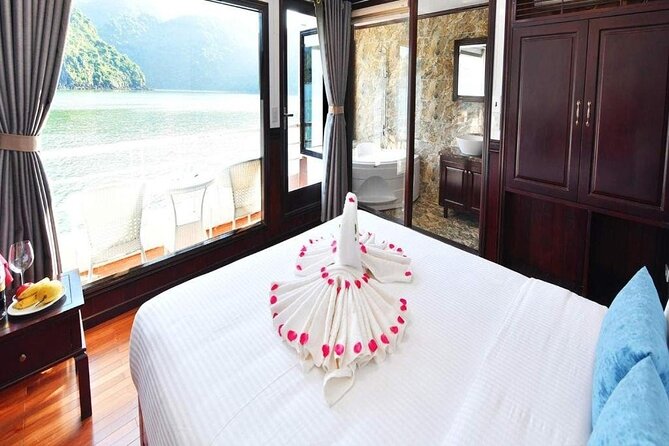 2 Days Halong Bay - Halong Sapphire Cruise - Group size, guide, and the feel of the cruise
