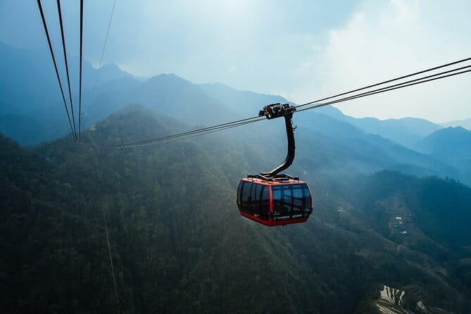 2-Days Sapa Tour with Fansipan Cable Car Trekking Three Village - Breakfast, luggage, and the Fansipan cable car