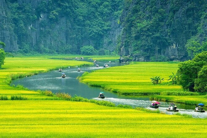 2-Days Sapa Tour with Fansipan Cable Car Trekking Three Village - The ride back to Hanoi