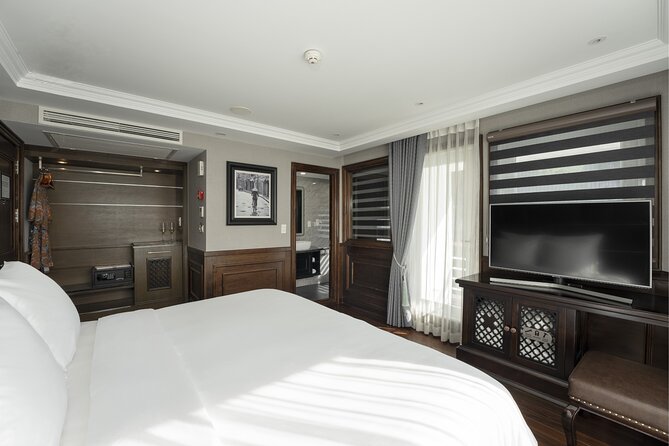 2 Days Tour of Halong Bay by Hera Cruise from Hanoi - Returning through Tuan Chau Harbor