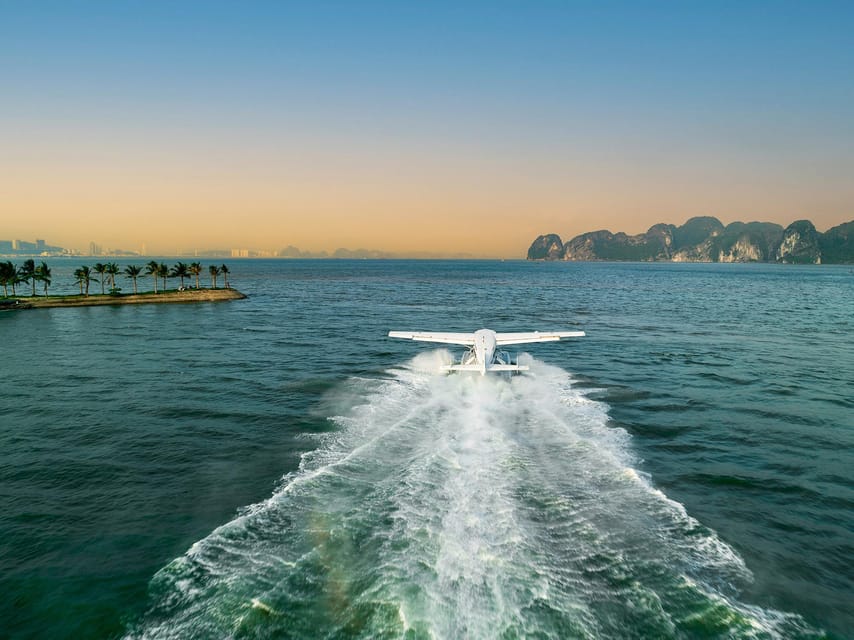 25 minutes sightseeing flight in Halong Bay by Seaplane - The Cessna Grand Caravan experience