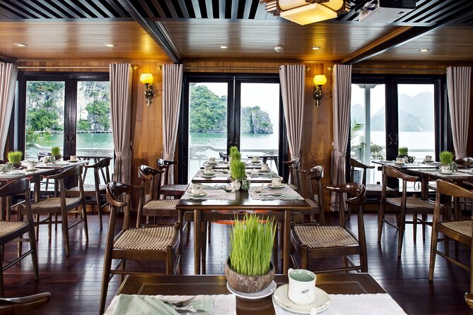 2D1N: Halong Bay 4-Star Cruise - Cave, Kayak, Swim, Meals - Kayaking through Luon Cave