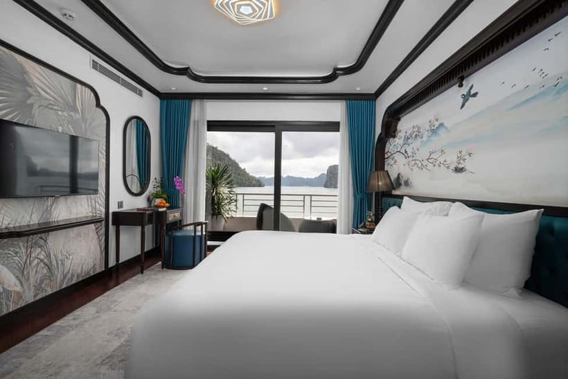 2D1N Halong Bay 6-Star Cruise: Fine Dining, Cave & Kayaking - A gourmet lunch while the limestone islands appear