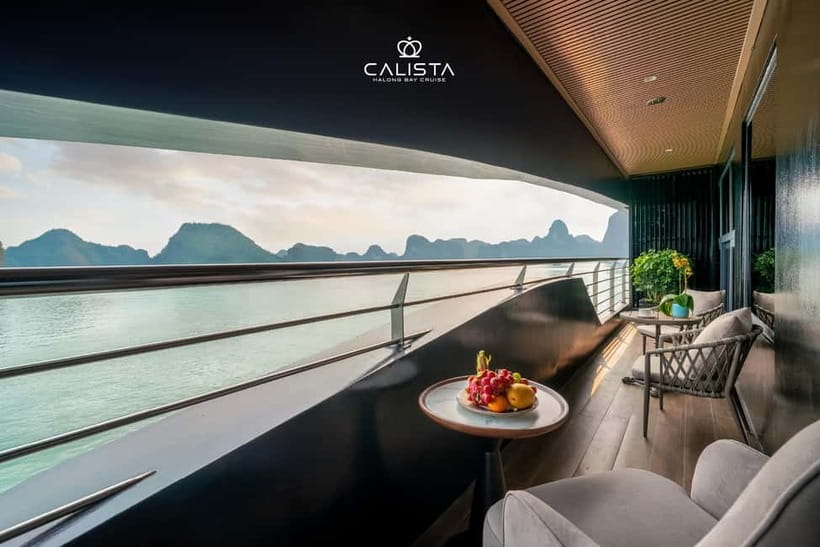 2D1N Halong Bay 6-Star Cruise: Fine Dining, Cave & Kayaking - Sung Sot Cave, Halong Bay’s big natural show