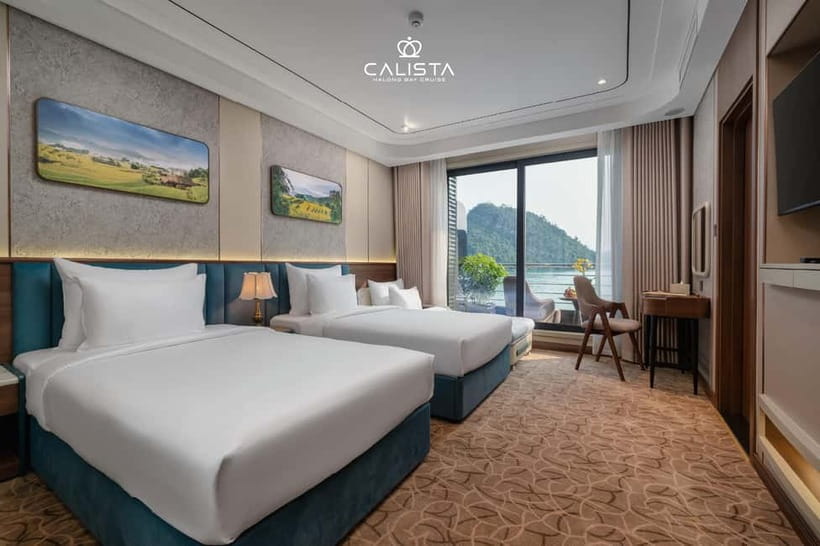 2D1N Halong Bay 6-Star Cruise: Fine Dining, Cave & Kayaking - Titop Island and the choice between hiking and beach time