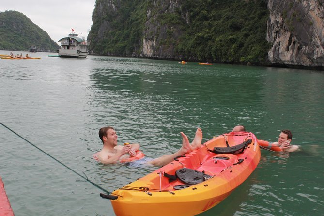 3-Day Cruise Relaxing and Kayaking on Oriental Sails - Day three: sunrise tai chi and Luon Cave