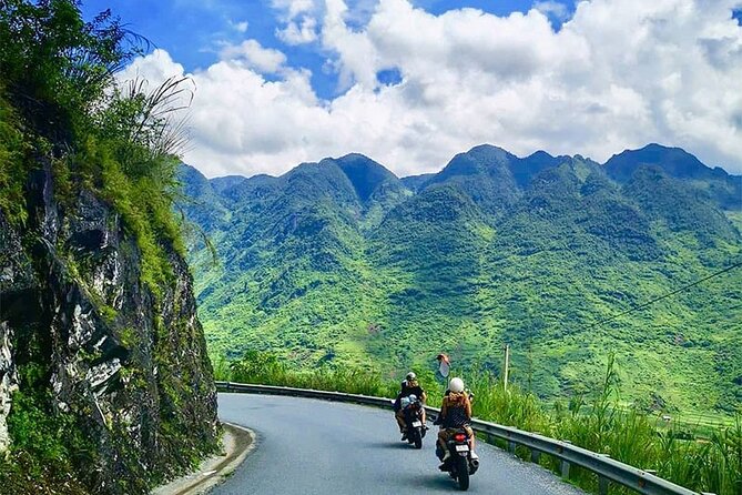 3-Day Ha Giang Loop Tour from Ha Noi and Return - Day two: Ma Pi Leng Pass and the best riding