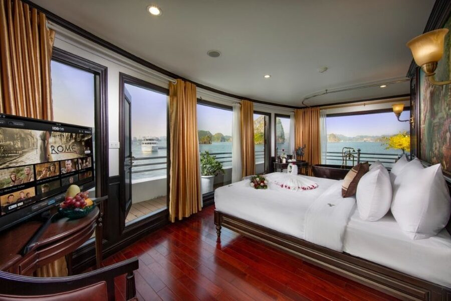 3 Day Hanoi - Ninh Binh - Halong Bay 5 Star Cruise & Balcony - Guides, communication, and service