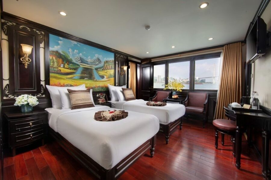 3 Day Hanoi - Ninh Binh - Halong Bay 5 Star Cruise & Balcony - Day 3: Tai Chi and Sung Sot Cave