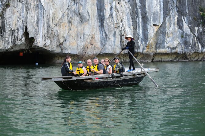 3-day V'Spirit Cruise of Halong Bay-Lan Ha Bay - Day 1: First views of Lan Ha Bay