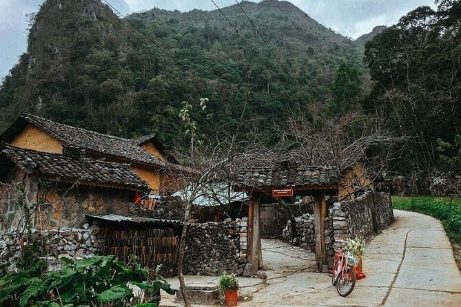 3 Days 3 Nights High Quality Small Group Ha Giang Loop Car Tour - Ma Pi Leng Pass and the Nho Que River