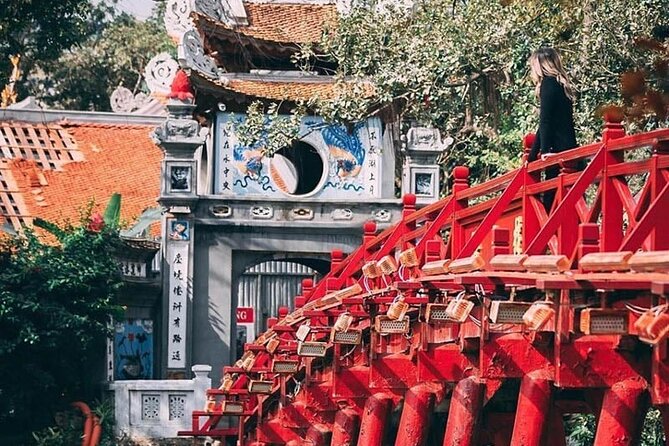 3 Hours Hanoi City Walking Tour with Optional Train Street - Choosing your Railway Alley pause