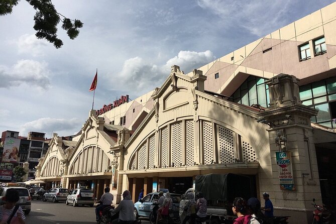 3 Hours Hanoi City Walking Tour with Optional Train Street - Dong Xuan Market and the working Old Quarter