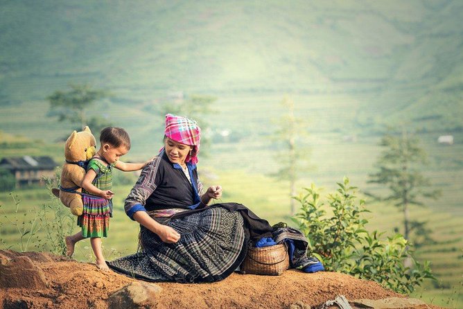 3-Night Sapa Trekking Tour from Hanoi - Ham Rong Mountain beside Sapa town