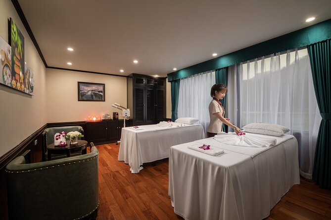 3D2N Luxury HaLong Bay with Aspira Cruise: kayak, Cat Ba island - Day two: Viet Hai Village and the Cat Ba side of the bay