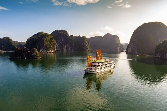 3Day Kayak & Trek to Ha Long Bay and Tamcoc (the 2nd day private) - Why the Lan Ha Bay route matters