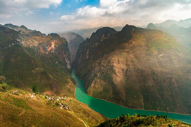 4 Days Ha Giang Loop Motorbike Adventure with Bro Easy Rider - Day four: Du Gia Waterfall and the ride back to Ha Giang