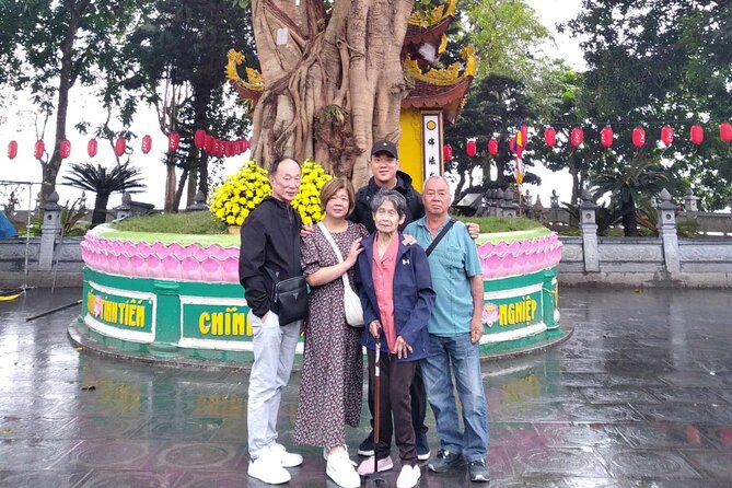 4 Hours Private City Tour with Highligh Train Street - Dong Xuan Market and the working Old Quarter