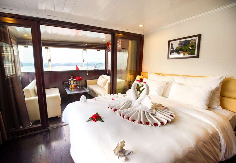 4-star Halong Paloma Cruise 2D1N Trip - Sunset, dinner, and squid fishing after dark