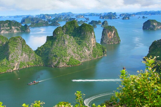 5-Day North Vietnam: Hanoi -Halong Bay -Ninh Binh-Sapa from Hanoi - Day 2: the long road to Sapa and Cat Cat village