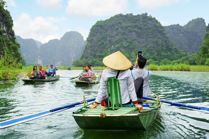 5-Day North Vietnam: Sa Pa - Ninh Binh - Halong Cruise from Hanoi - Day 2: Lao Chai trekking and the overnight transfer