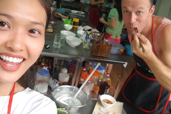 5 Traditional Dishes Hanoi Cooking Class with Market Trip - Why the instructors make a difference