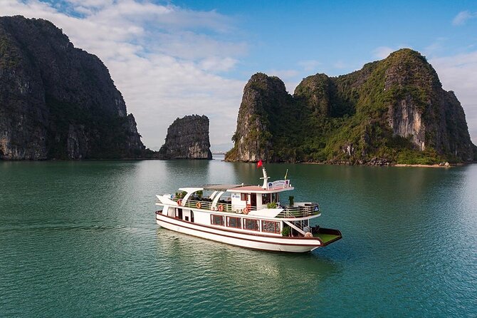 6 Hour Cruise in Hanoi - Luon Cave by kayak or bamboo boat