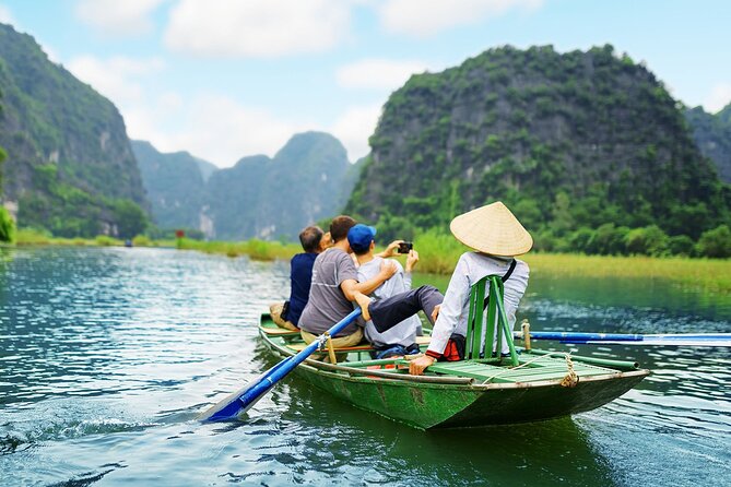 7 Days Vietnam Travel (Hanoi- Ninh Binh - Sapa - Ha Long) - Day 2: Hoa Lu, Tam Coc, and 500 steps at Mua Cave