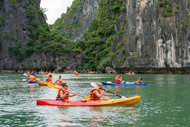 7 Days Vietnam Travel (Hanoi- Ninh Binh - Sapa - Ha Long) - Day 6: Kayaking, then back to Hanoi