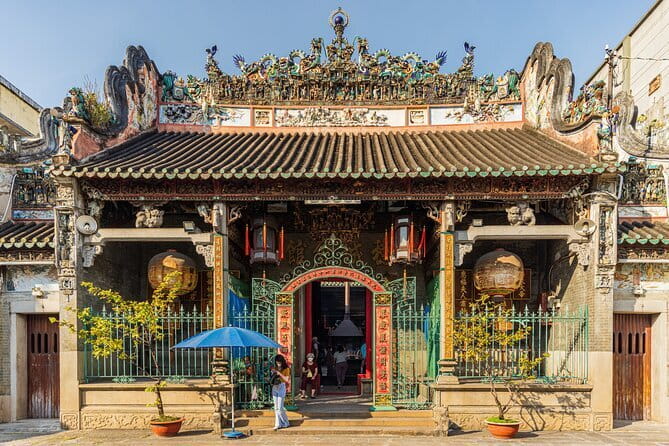 8 days 360° Vietnam Adventure from Hanoi - Day 2: Hoa Lu, Tam Coc, and 486 steps at Mua Cave
