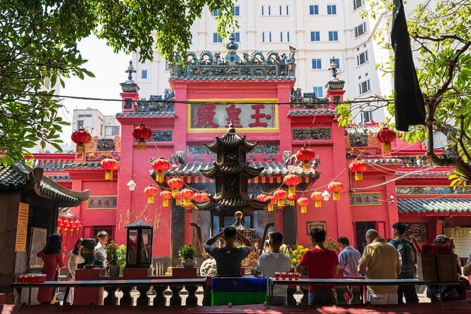 8 days 360° Vietnam Adventure from Hanoi - Day 1: Hanoi’s history, faith, and evening lake walk