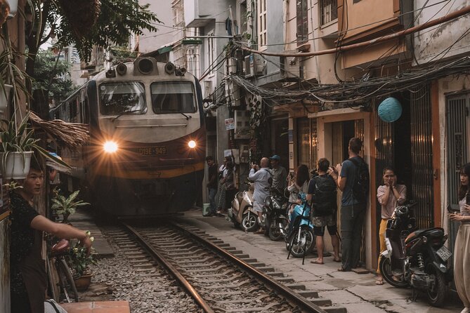 9 Days Beauty of Vietnam - Super save - Day 2: Trang An’s caves and waterways