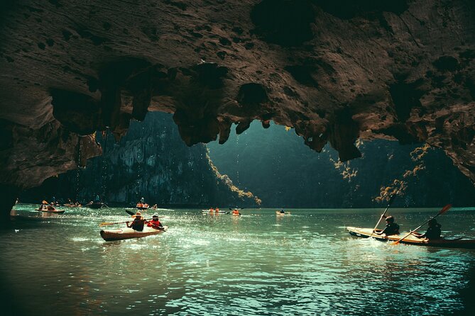 9 Days Beauty of Vietnam - Super save - Day 3: From Hanoi to an overnight Halong Bay cruise
