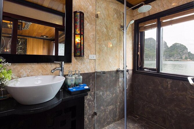 All-inclusive in Lan Ha Bay for 2Days 1 Night with many options - A Quiet Morning Through Dark and Light Cave