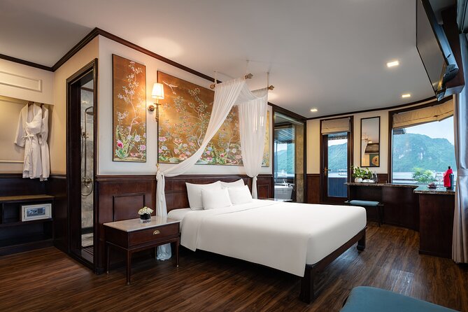 Amanda Cruise - Ha Long, Lan Ha Bay - All Inclusive 2D1N & 3D2N - Day one: limestone islands and Ti Top Island