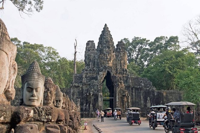 Authentic of Vietnam & Cambodia Tour - full package - Days 3 and 4: Sleeping on Halong Bay