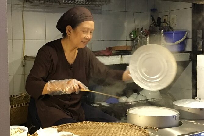 Authentic taste of Hanoi, food tour with a local foodie - Who should book this experience